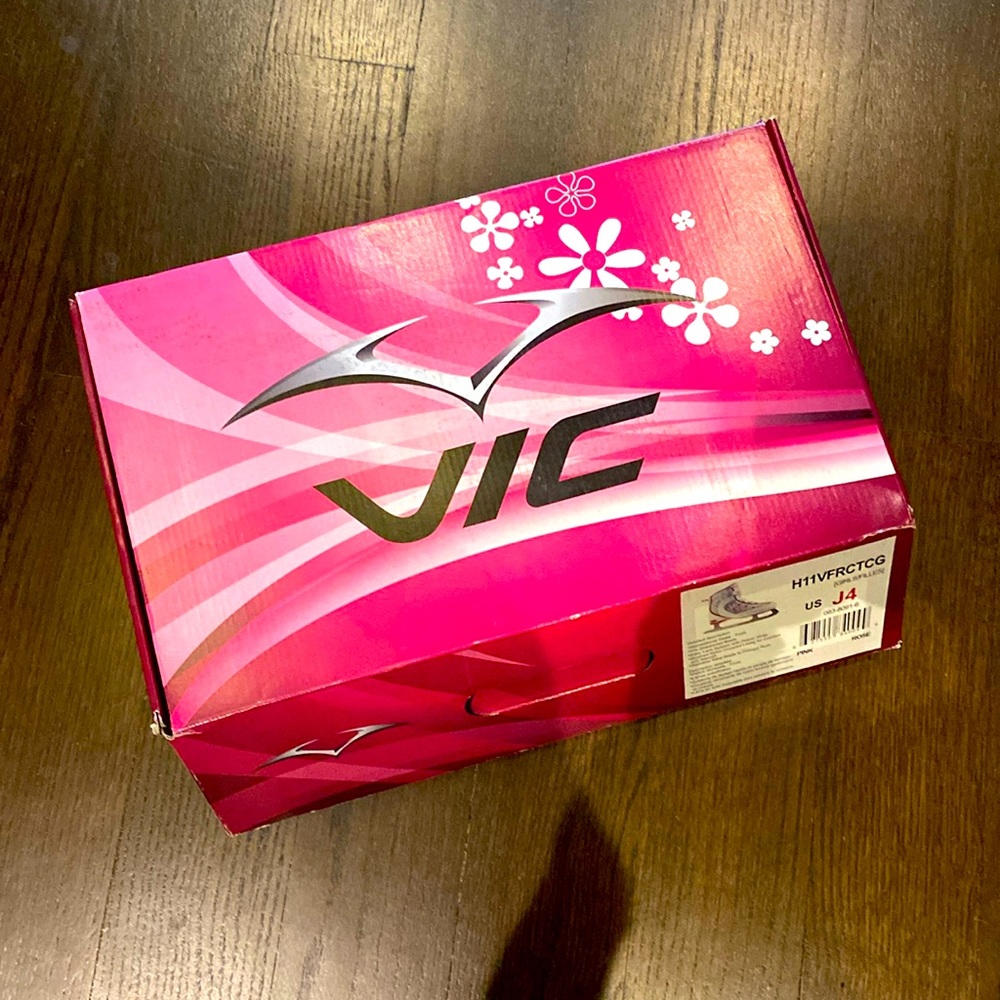 Girls skates size 4